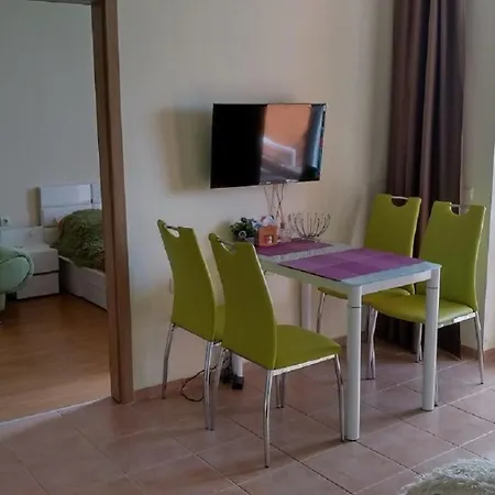 Private In Holiday & Orchid Fort Club * Slantschew brjag